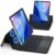 A capa com teclado e trackpad BETTDOW é compatível com o iPad Pro de 11 polegadas (4ª/3ª/2ª/1ª geração), iPad Air (M3/M2) e iPad Air de 5ª/4ª geração. Ela é ajustável na horizontal e na vertical.