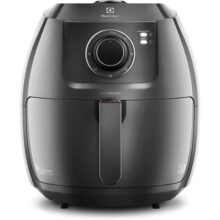 Electrolux Fritadeira Elétrica sem oleo Air fryer 6,5L 8 receitas pré-sugeridas desligamento automatico cesto removivel 1700W EAF50 grafite 220v por Rita Lobo
