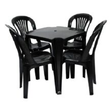 Jr Plasticos Kit Mesa Monobloco Com 4 Cadeiras Bistrô Gold Suporta Até 182kg Cor Preto